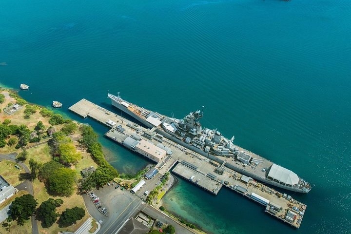 Oahu: Pearl Harbor USS Arizona Memorial & Battleship Missouri