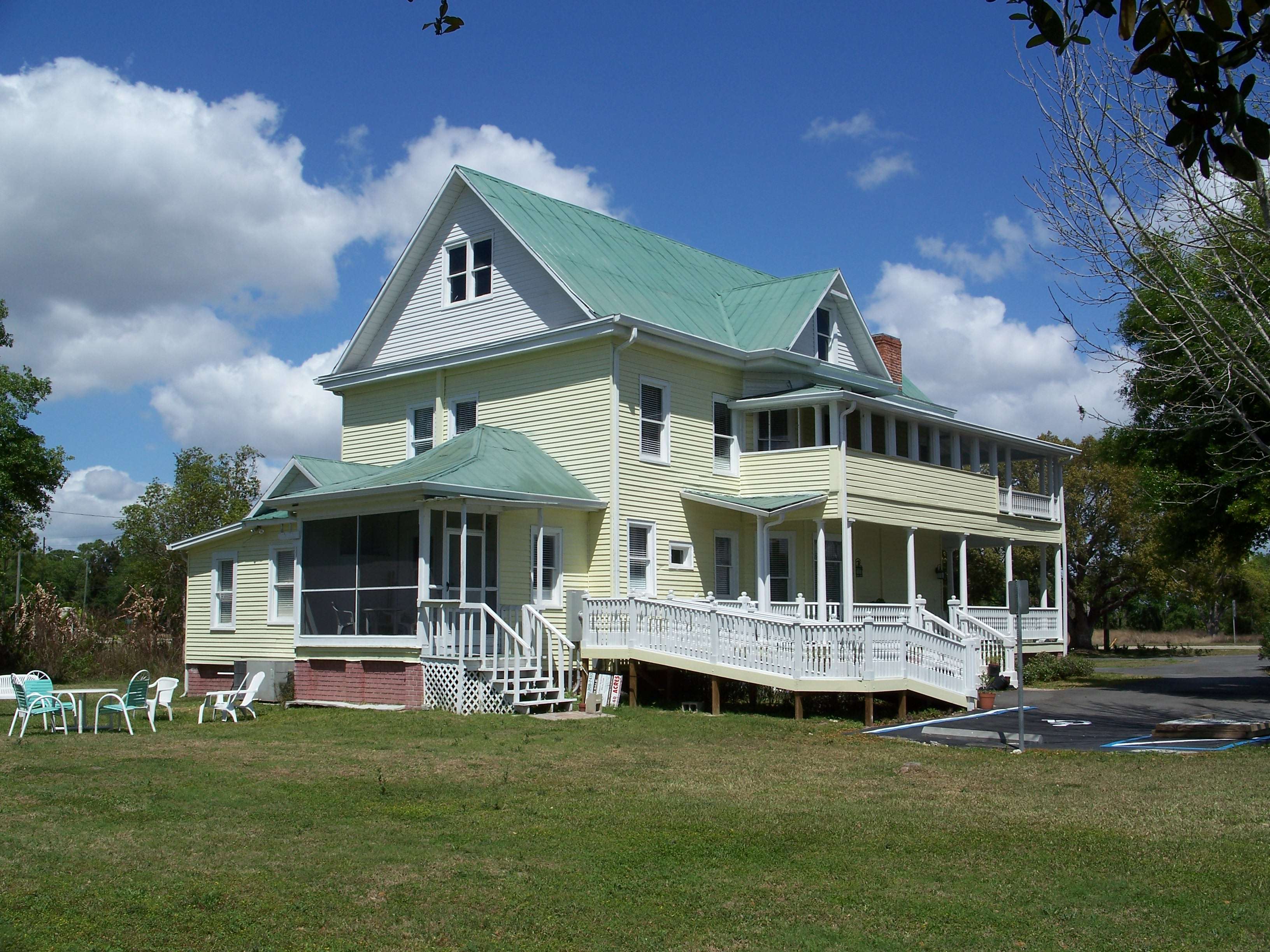 Places to Eat & Drink in Groveland, Florida