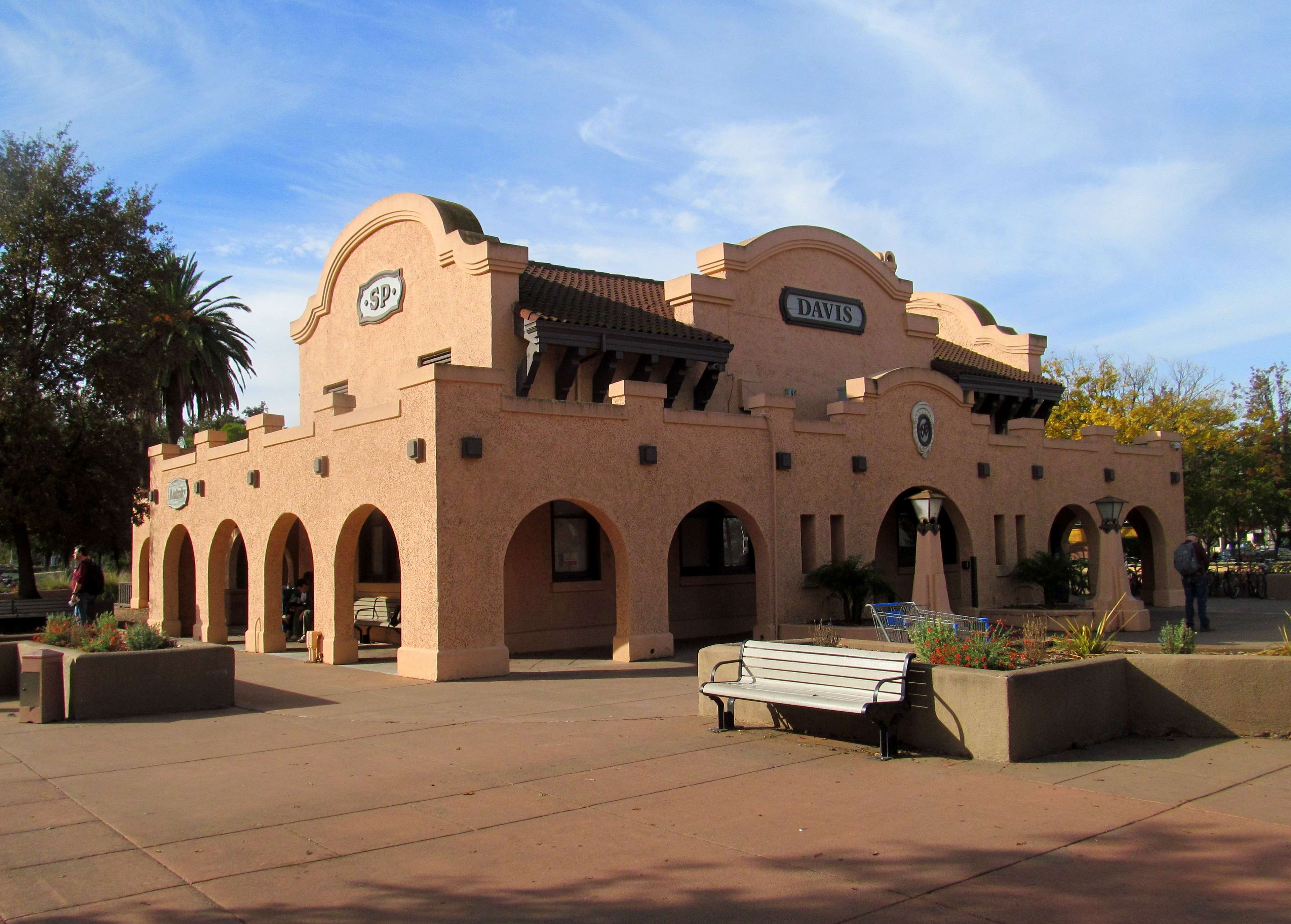 Places to Eat & Drink in Davis, California