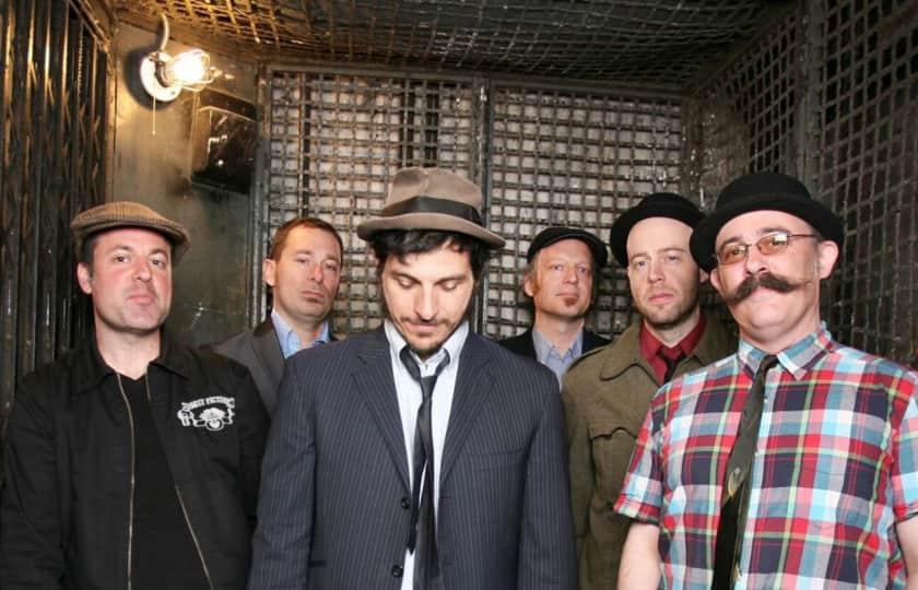THE SLACKERS ON A BOAT!