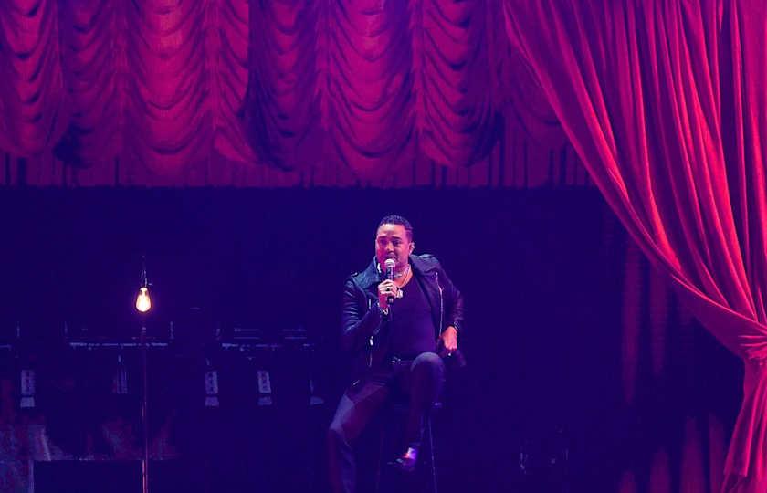 El Chaval de La Bachata En Concierto