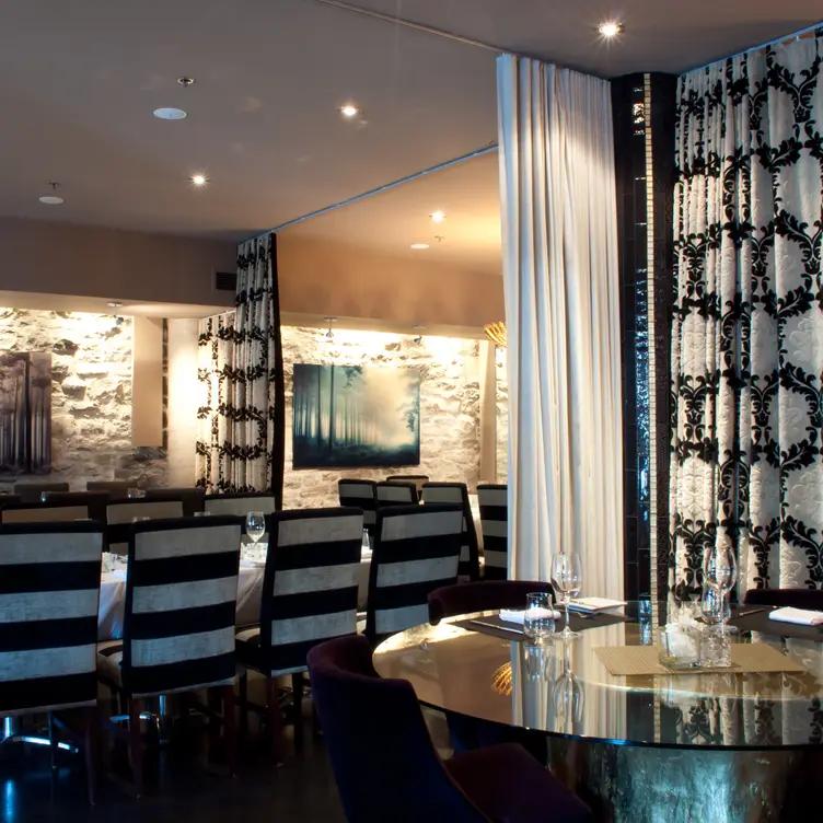 Restaurant e18hteen