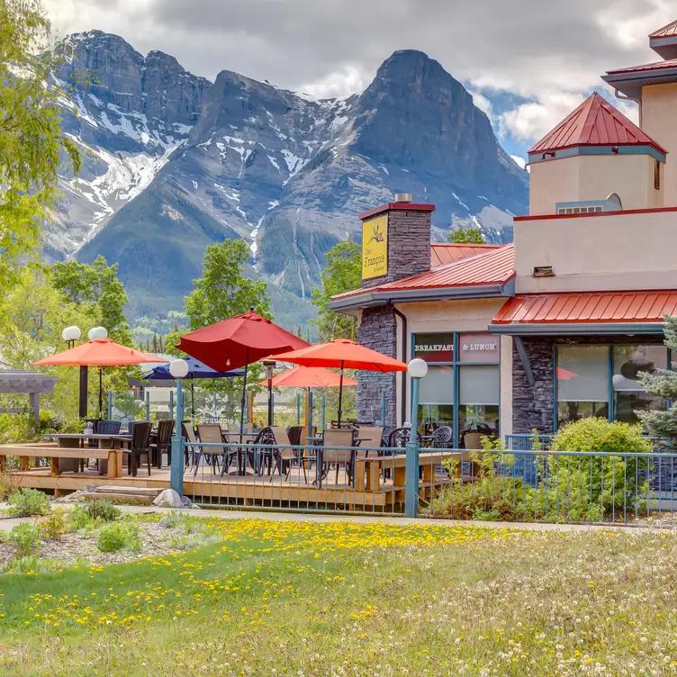 Chez Francois Restaurant and Patio
