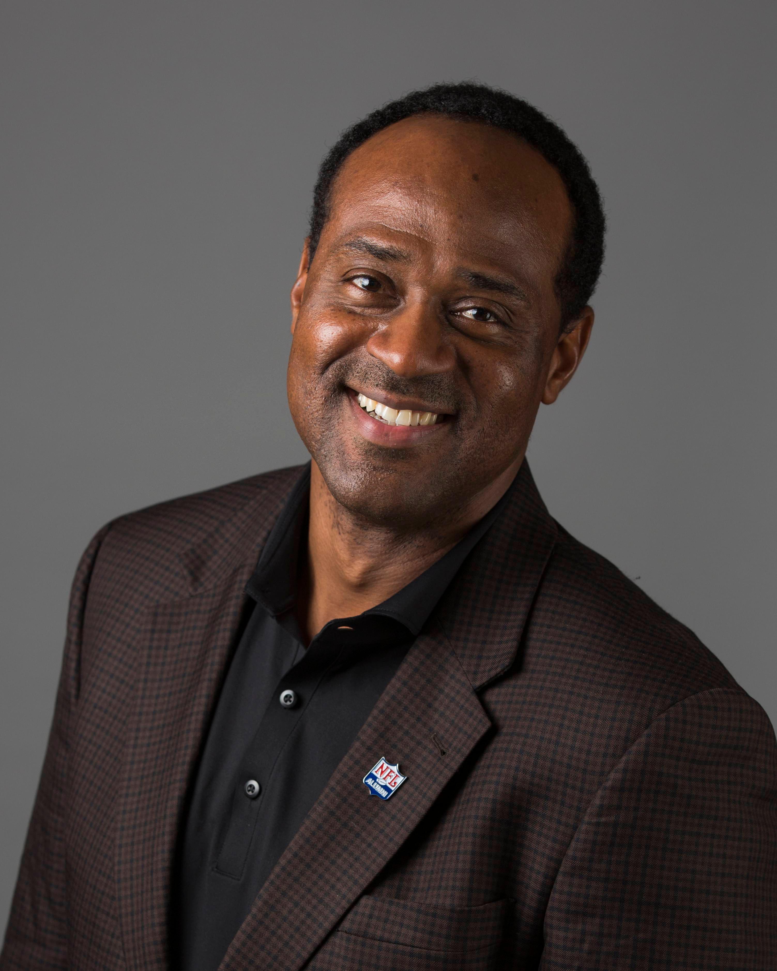 Book Signing with Former NFL Player Reggie Jones at Hotel Effie Sandestin